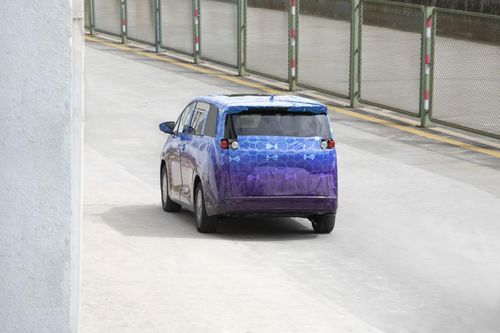 騰勢(shì)首款MPV諜照曝光，預(yù)計(jì)4月亮相北京車展